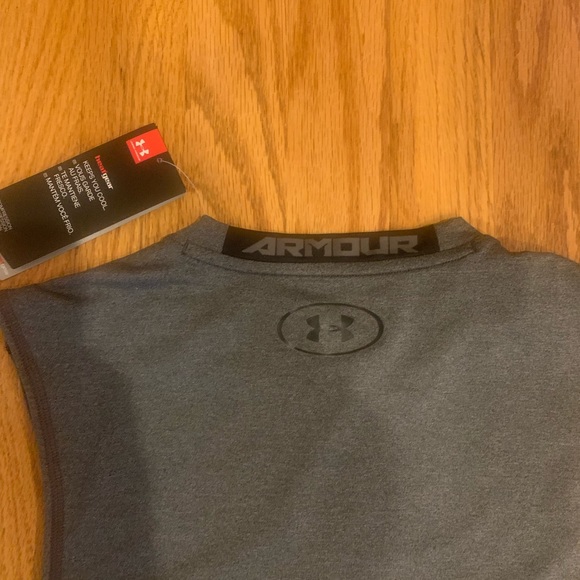 Under Amour compression top NWT - Picture 5 of 10